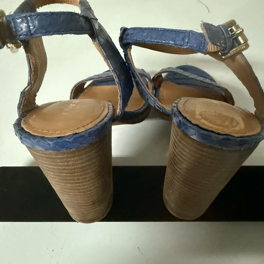 Women’s Coach lexey Blue cobalt‎ Leather Sandals. - Picture 3 of 15